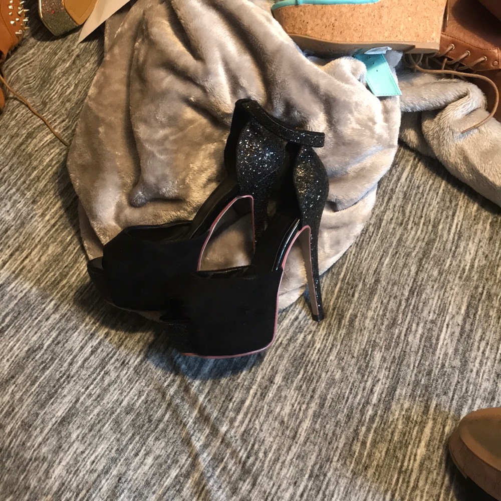 Black sparkling open toe heel
